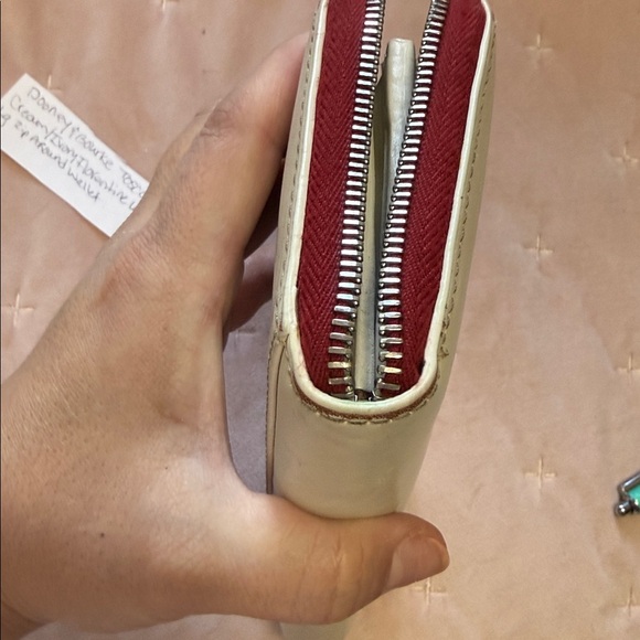 Dooney & Bourke LG Toscana Cream and Red Leather Wallet - Picture 12 of 14